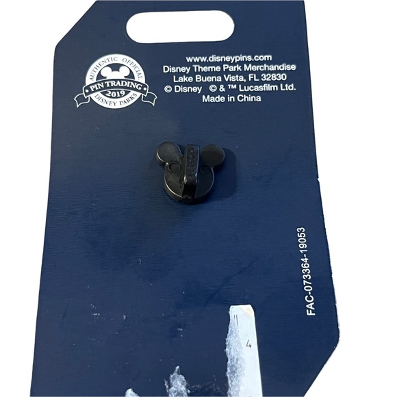 Disney Parks Galaxy’s Edge Opening Pin 2019 - Picture 3 of 3